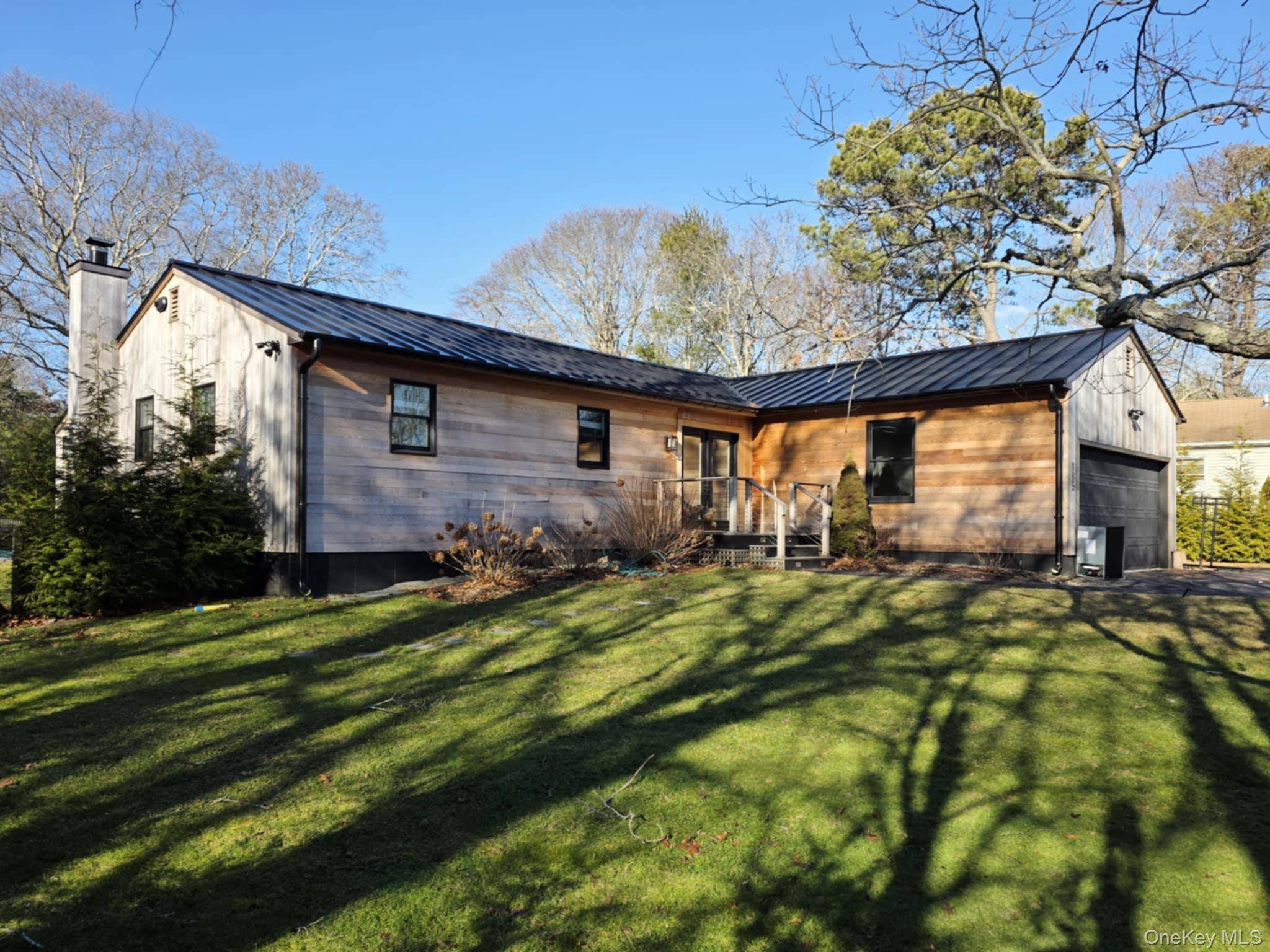 Casa com 3 Quartos à Venda em Hampton Bays - Nova Iorque - EUA - 2
