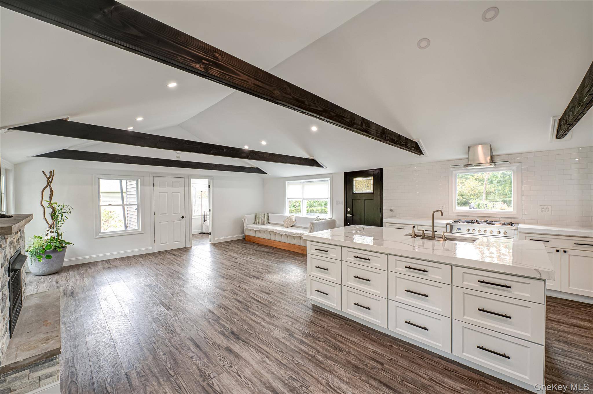 Casa com 3 Quartos à Venda em Hampton Bays - Nova Iorque - EUA - 8