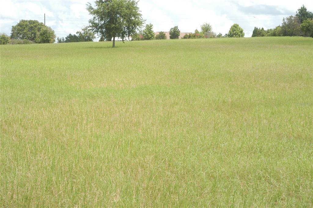 Home con 3 Dormitorios en Venta en Howey-In-The-Hills - FL - EUA - 4