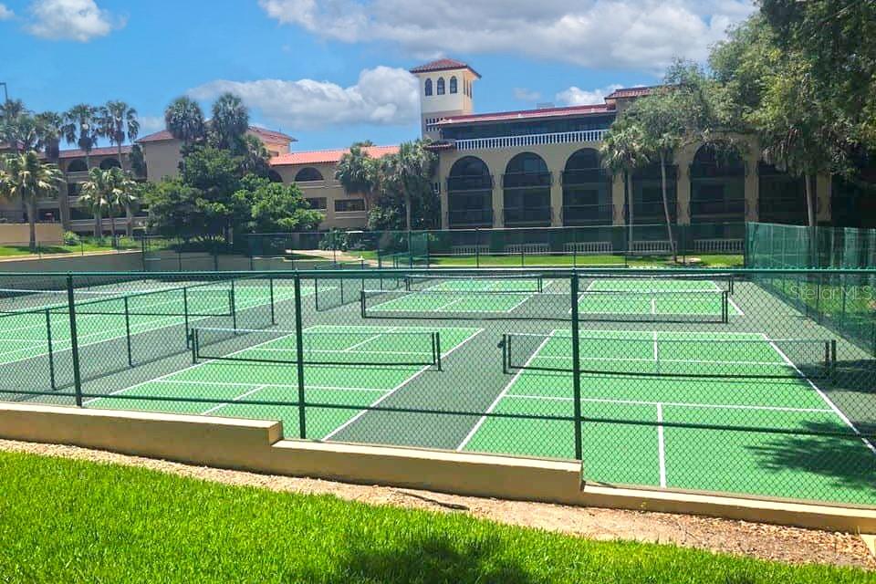 3 Bedroom Home for Sale in Howey In The Hills - Florida - USA - 5