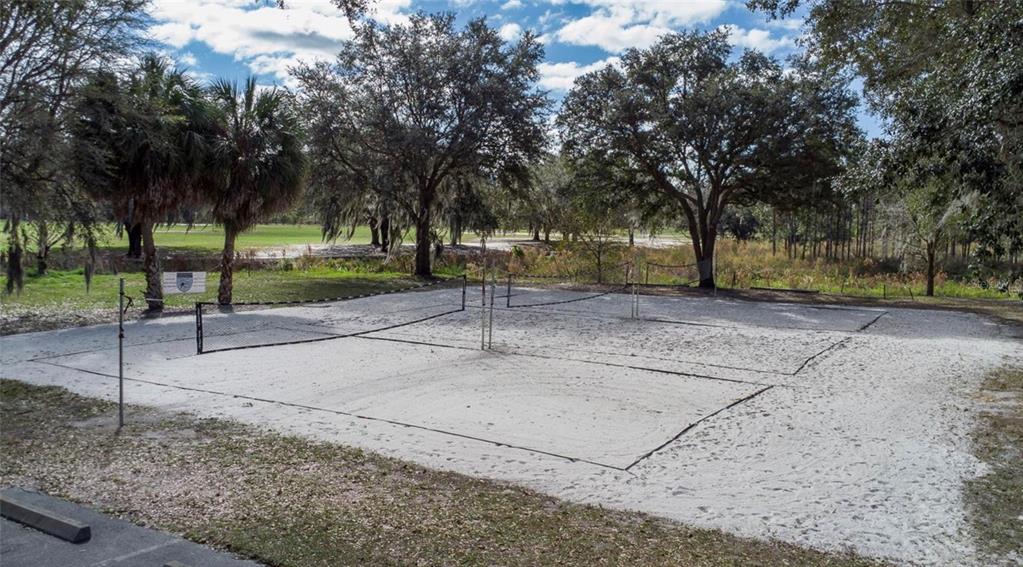 Casa com 3 Quartos à Venda em Howey In The Hills - Flórida - EUA - 4