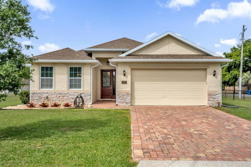 Casa com 3 Quartos à Venda em Howey In The Hills - Flórida - EUA - 1