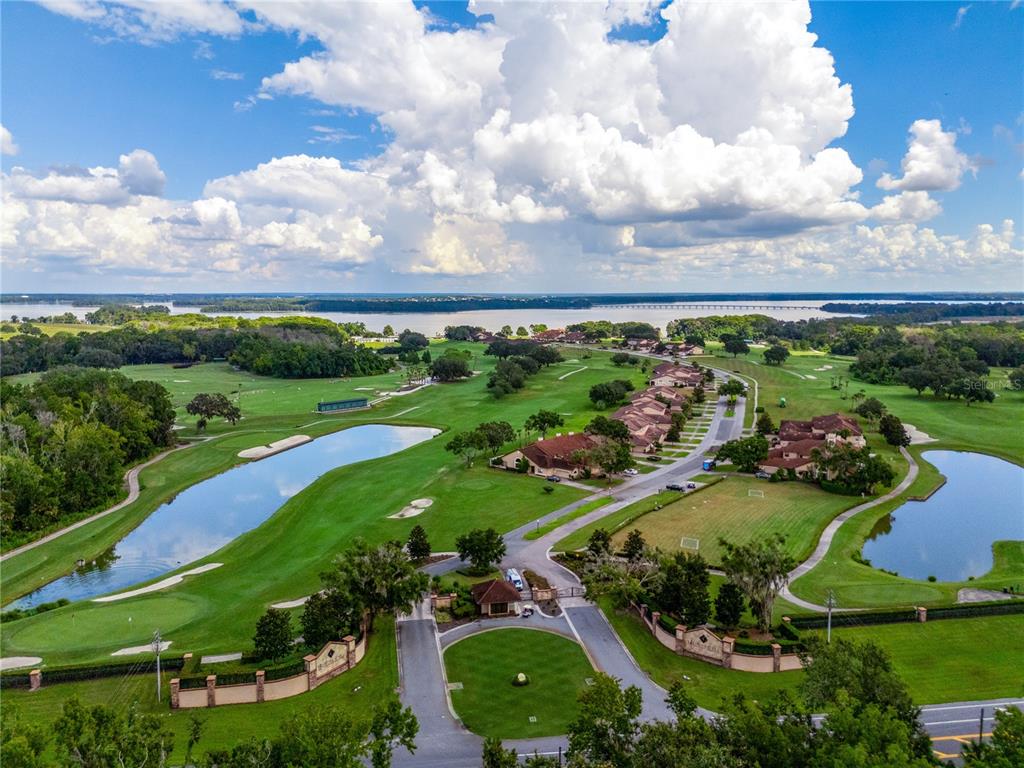 Casa com 3 Quartos à Venda em Howey In The Hills - Flórida - EUA - 4