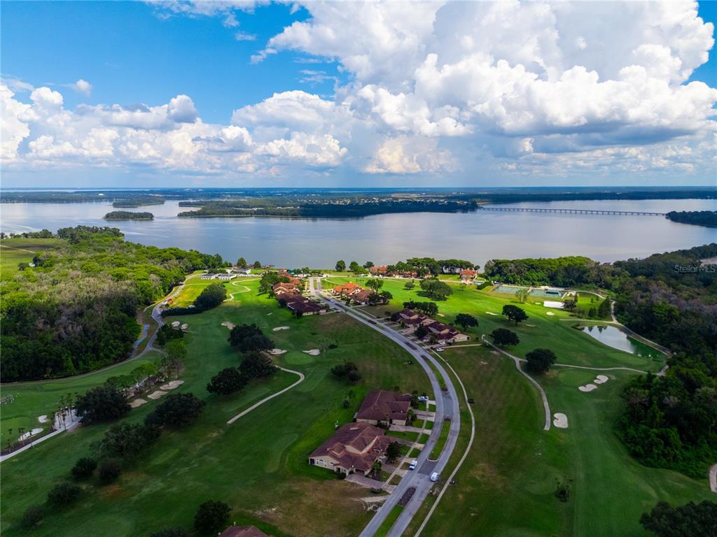 Casa com 3 Quartos à Venda em Howey In The Hills - Flórida - EUA - 8