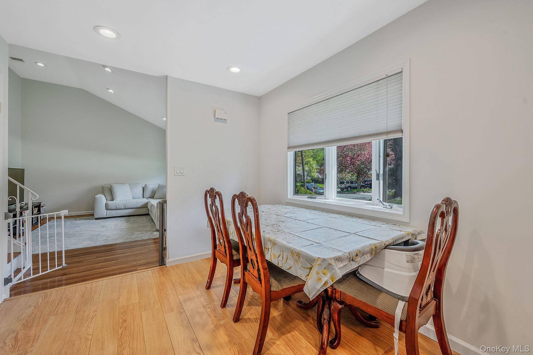 Casa com 3 Quartos à Venda em Huntington - Nova Iorque - EUA - 7