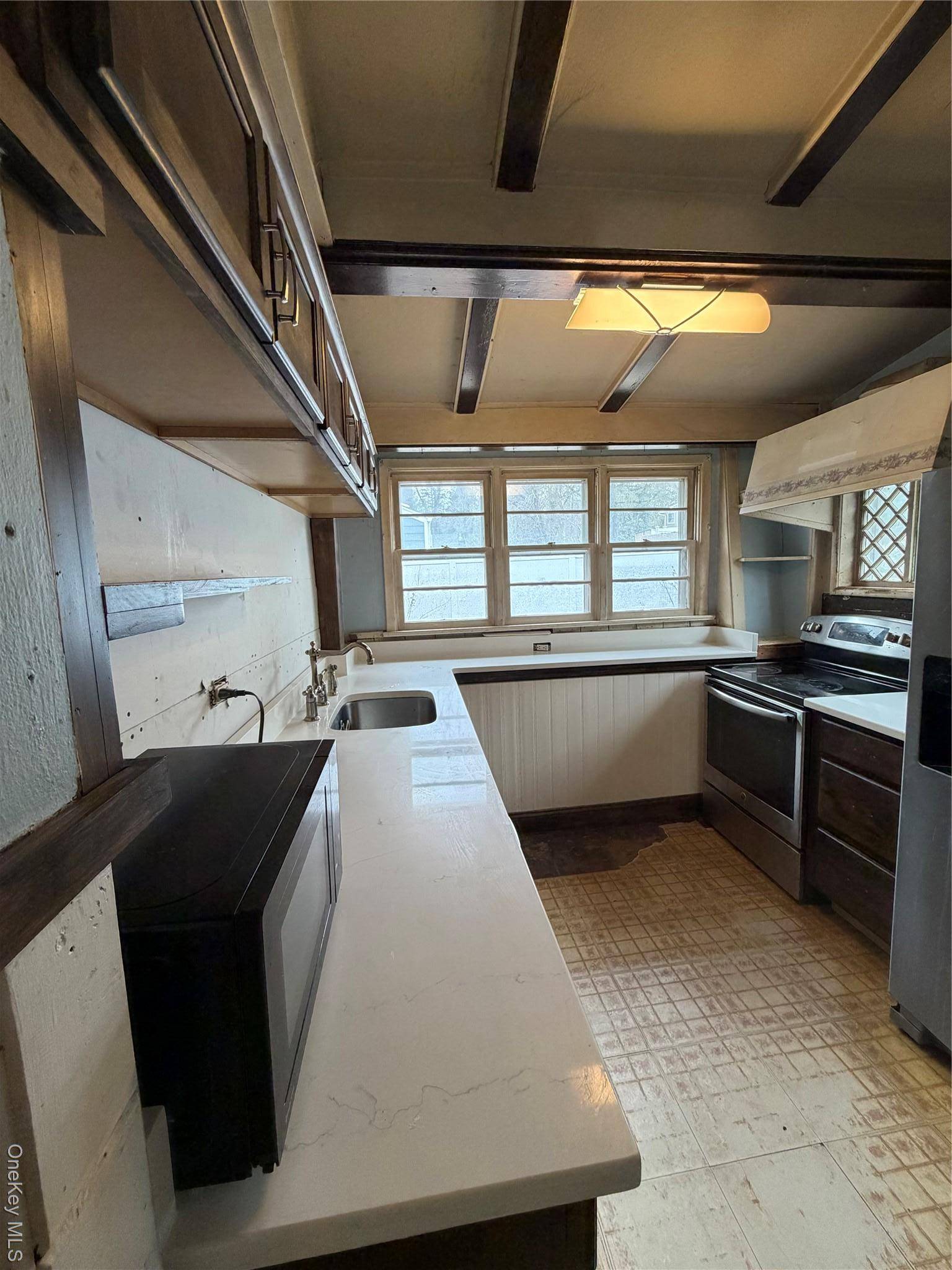 Casa com 3 Quartos à Venda em Huntington - Nova Iorque - EUA - 2