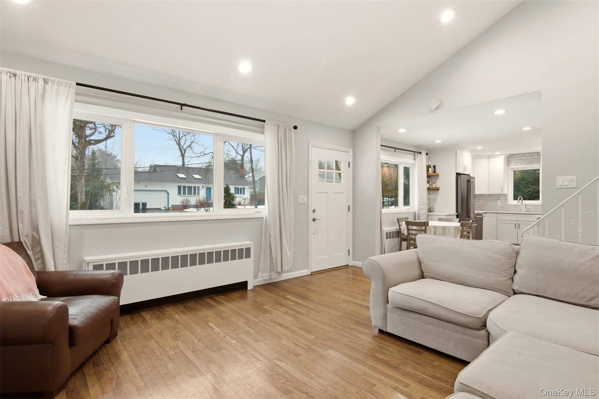 Casa com 3 Quartos à Venda em Huntington - Nova Iorque - EUA - 6