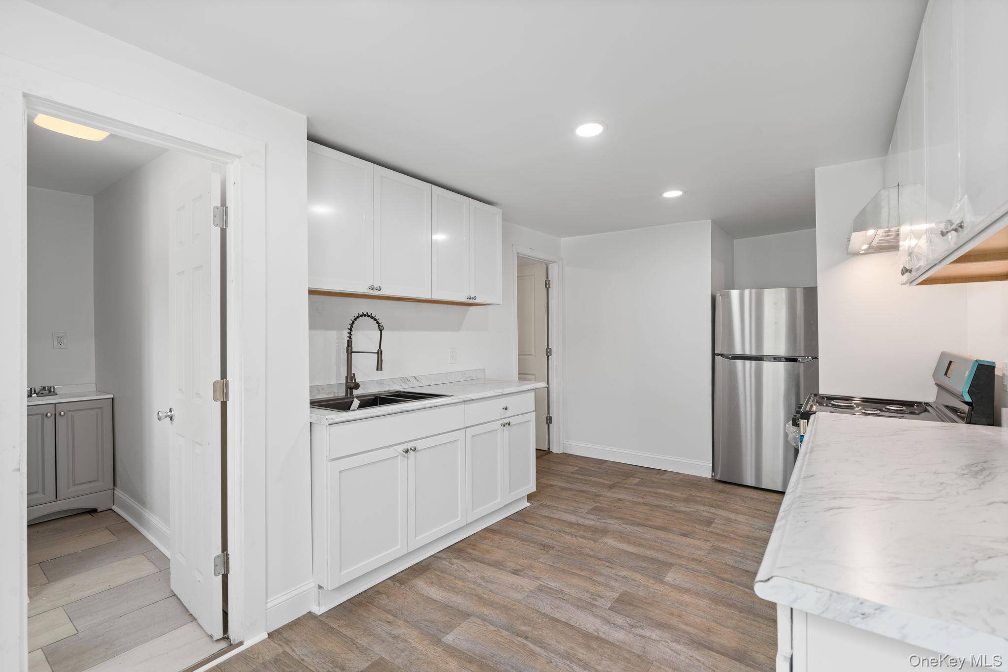 Casa de 3 Dormitorios en Venta en Hyde Park - Nueva York - EE. UU. - 8