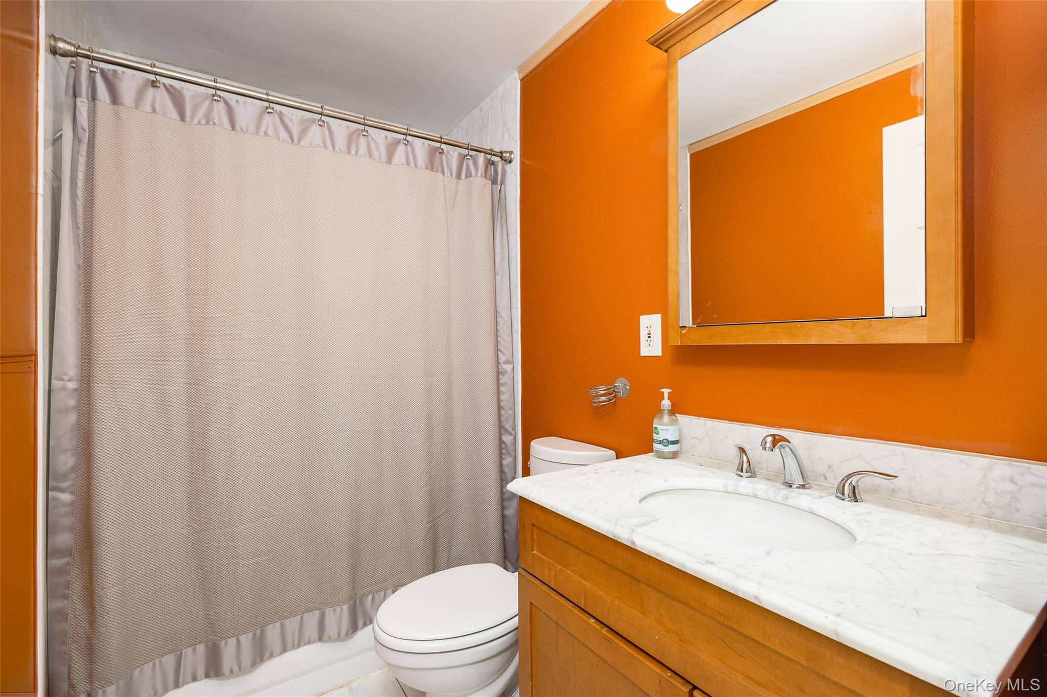 Casa com 3 Quartos à Venda em Hyde Park - Nova Iorque - EUA - 7