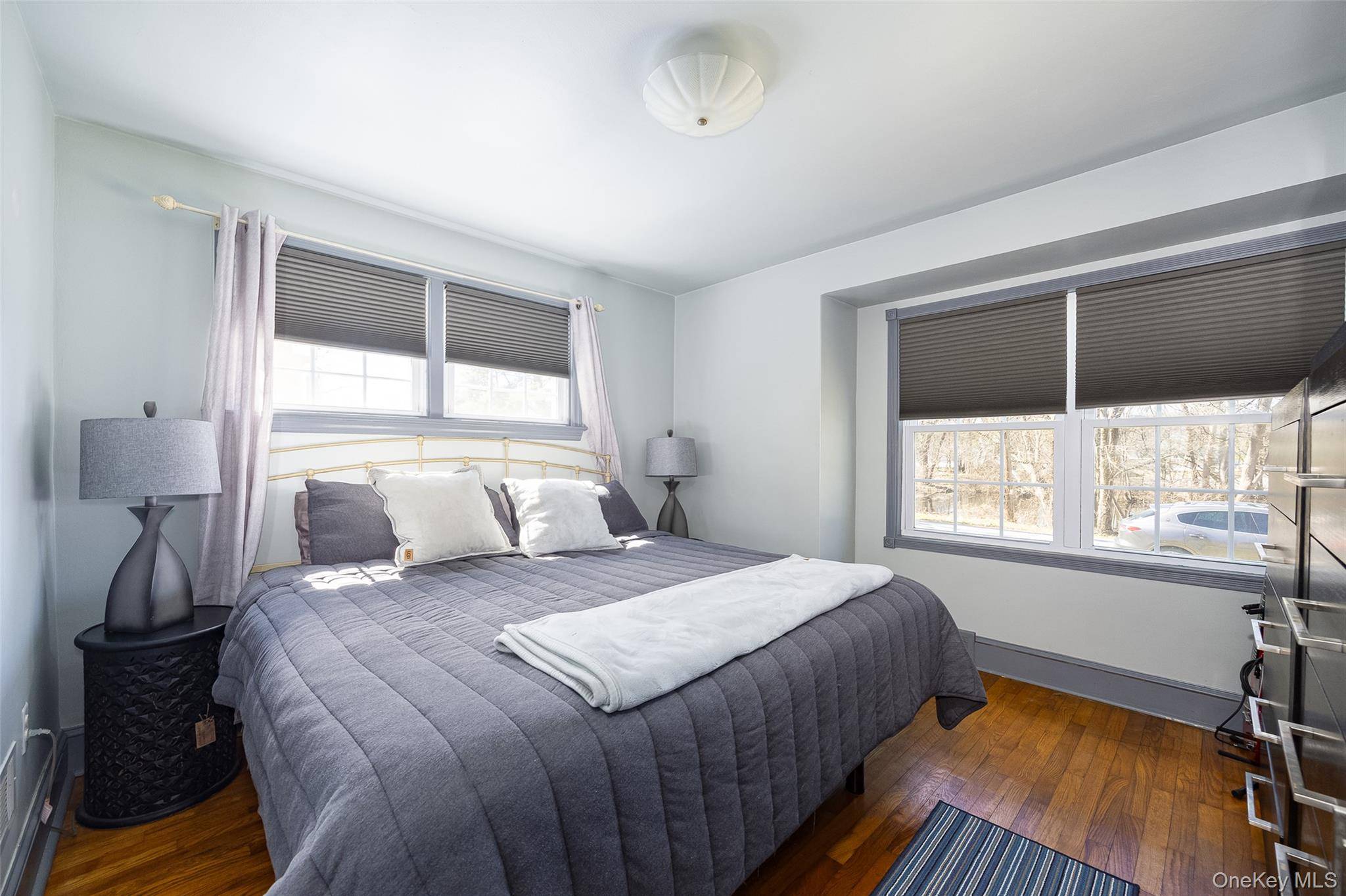 Casa com 3 Quartos à Venda em Hyde Park - Nova Iorque - EUA - 8