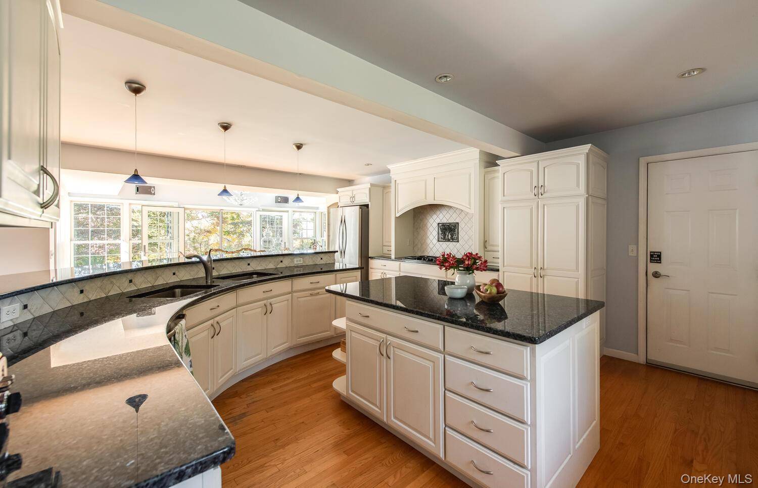Casa com 3 Quartos à Venda em Hyde Park - Nova Iorque - EUA - 8