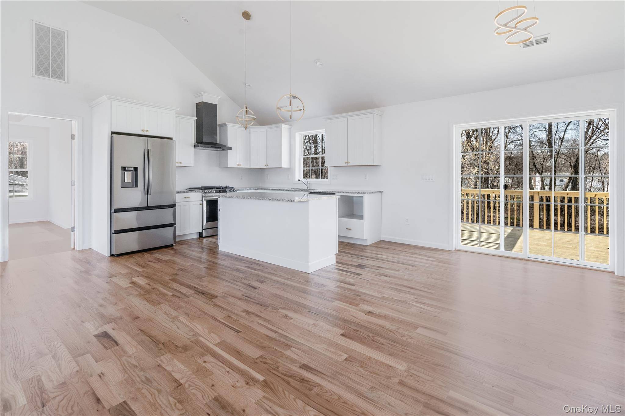 Casa de 3 Dormitorios en Venta en Hyde Park - Nueva York - EE. UU. - 3