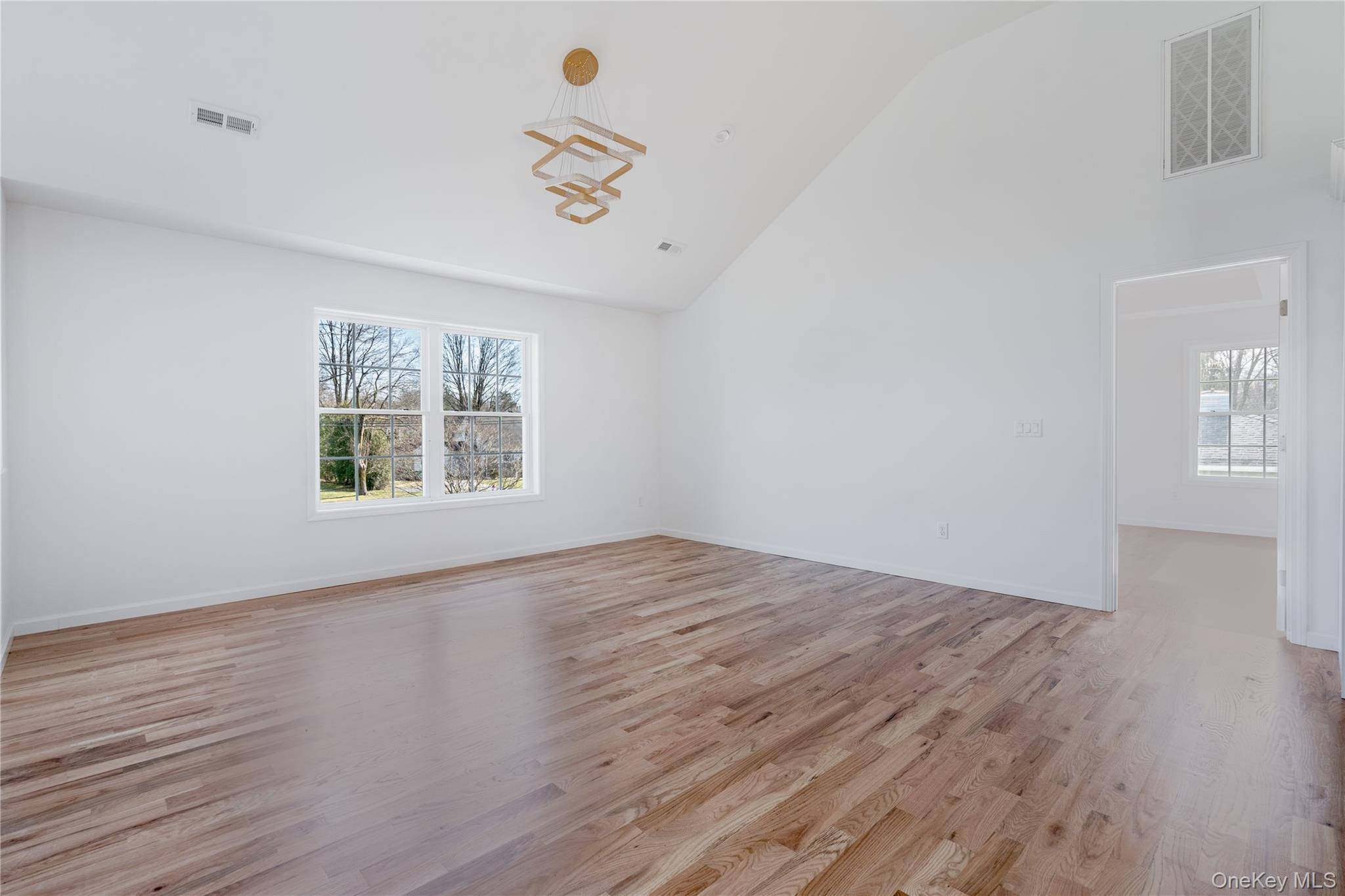 Casa de 3 Dormitorios en Venta en Hyde Park - Nueva York - EE. UU. - 7