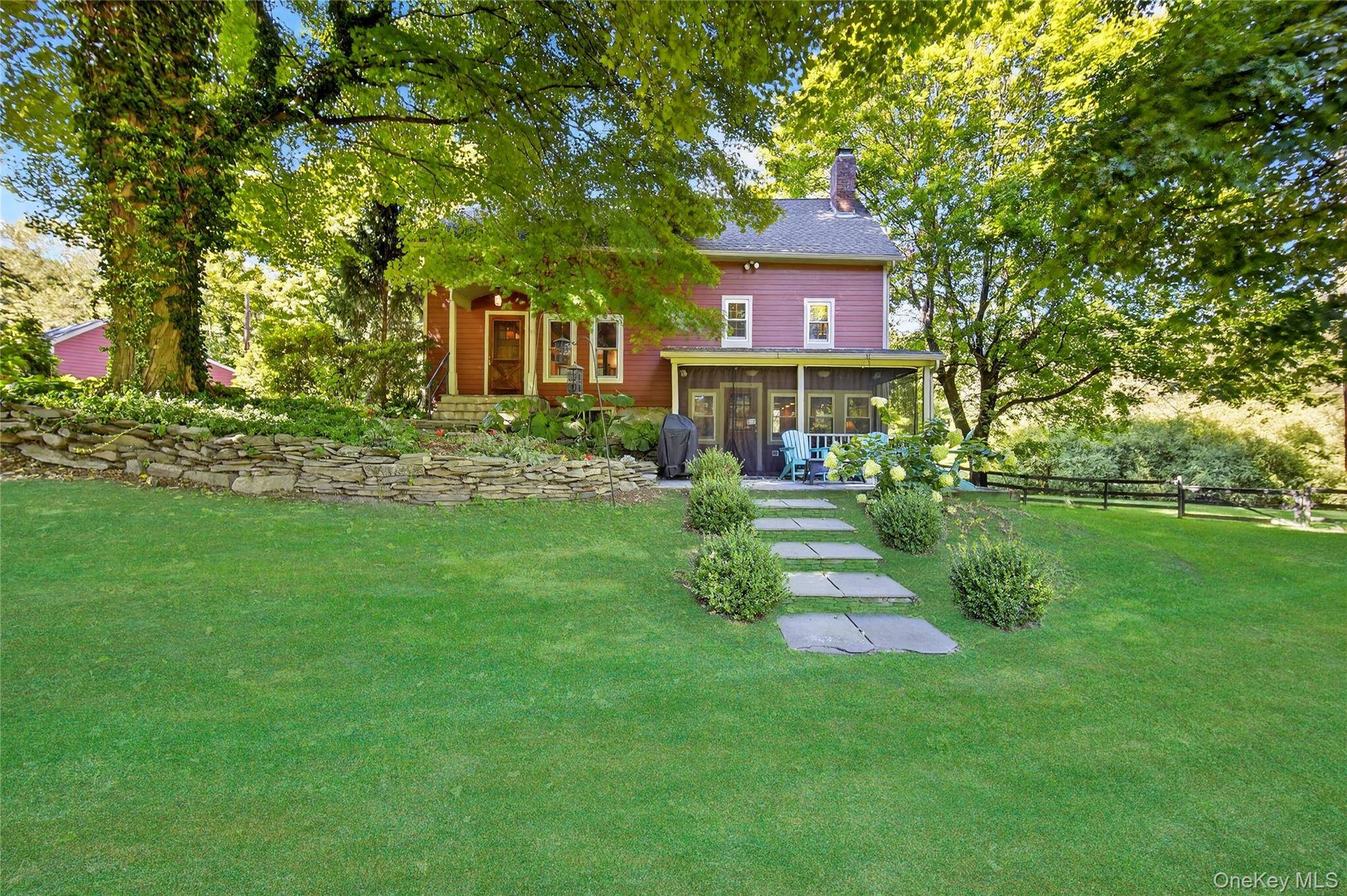 Casa de 3 Dormitorios en Venta en Hyde Park - Nueva York - EE. UU. - 1