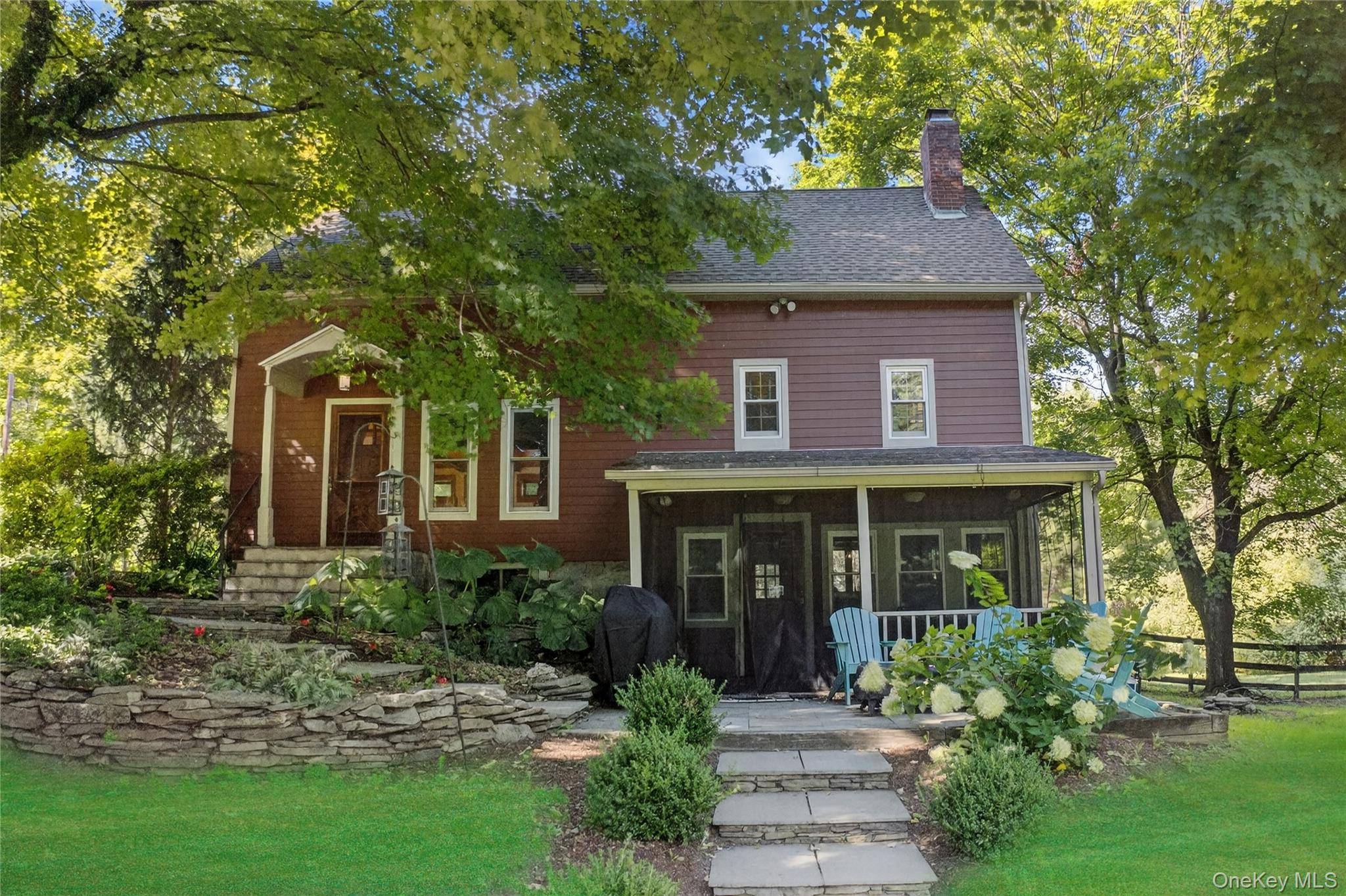 Casa de 3 Dormitorios en Venta en Hyde Park - Nueva York - EE. UU. - 2