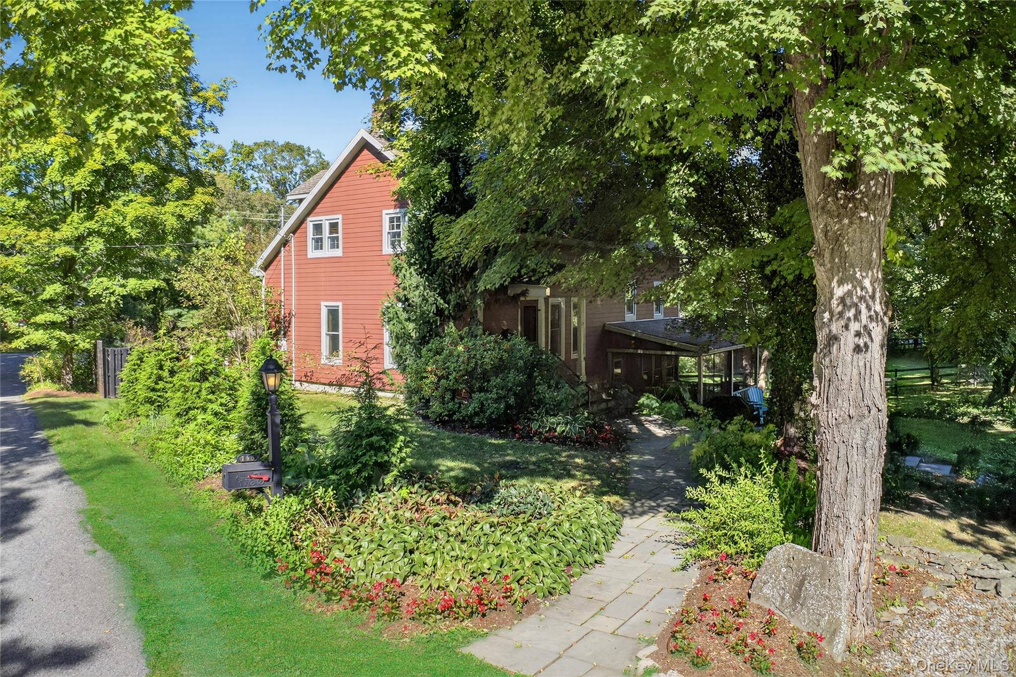 Casa de 3 Dormitorios en Venta en Hyde Park - Nueva York - EE. UU. - 4
