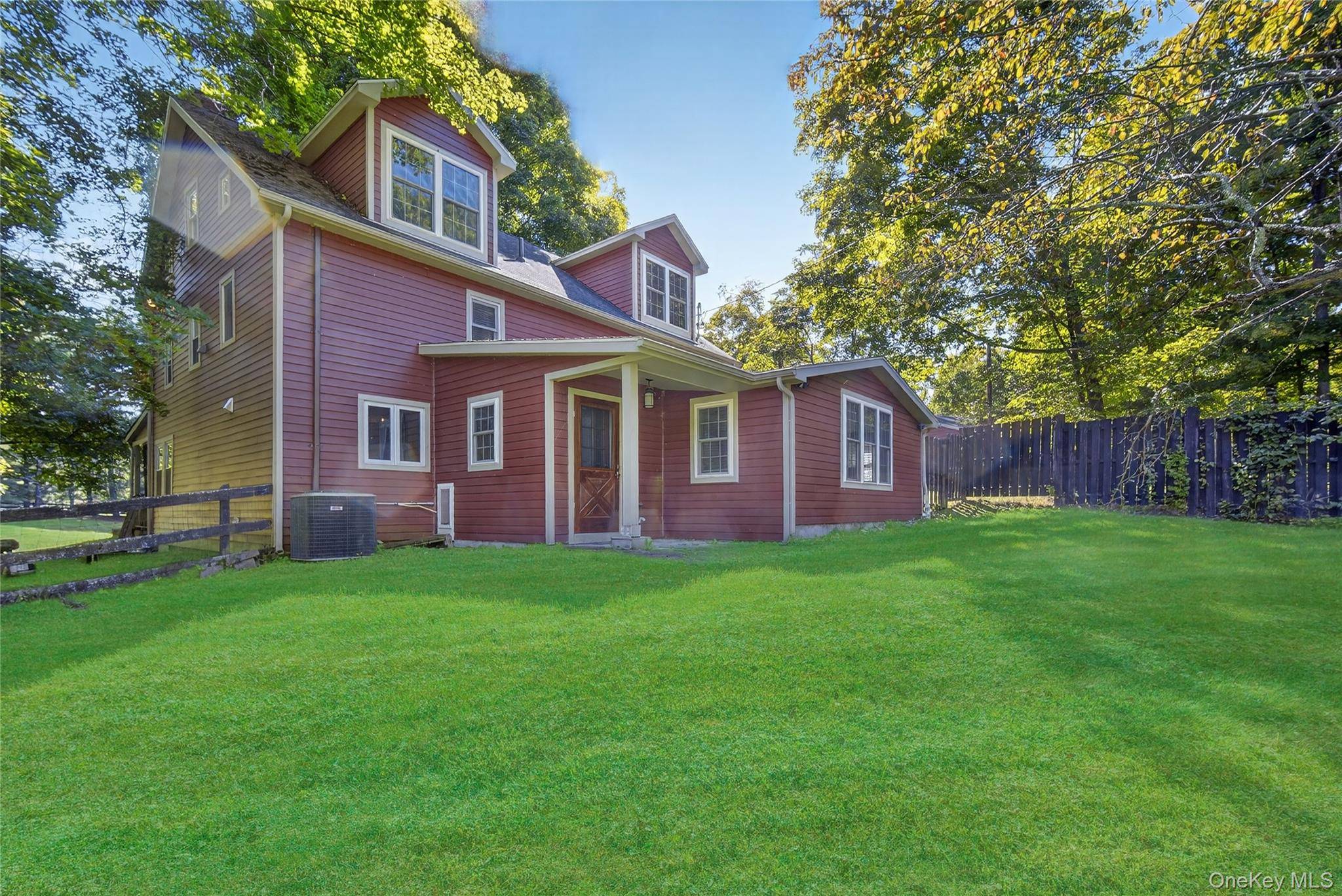 Casa de 3 Dormitorios en Venta en Hyde Park - Nueva York - EE. UU. - 6