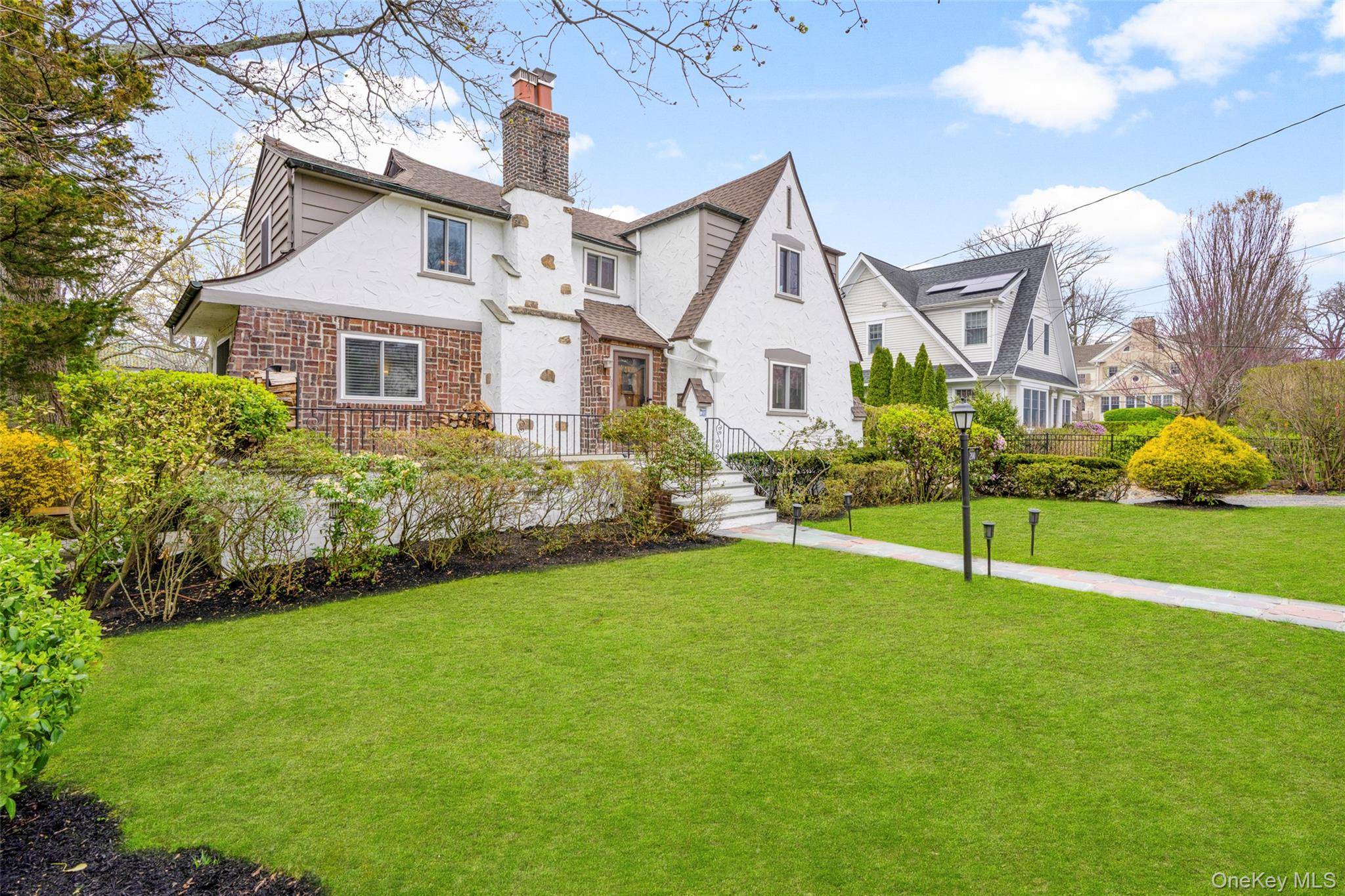 Casa de 3 Dormitorios en Venta en Larchmont - Nueva York - EE. UU. - 2