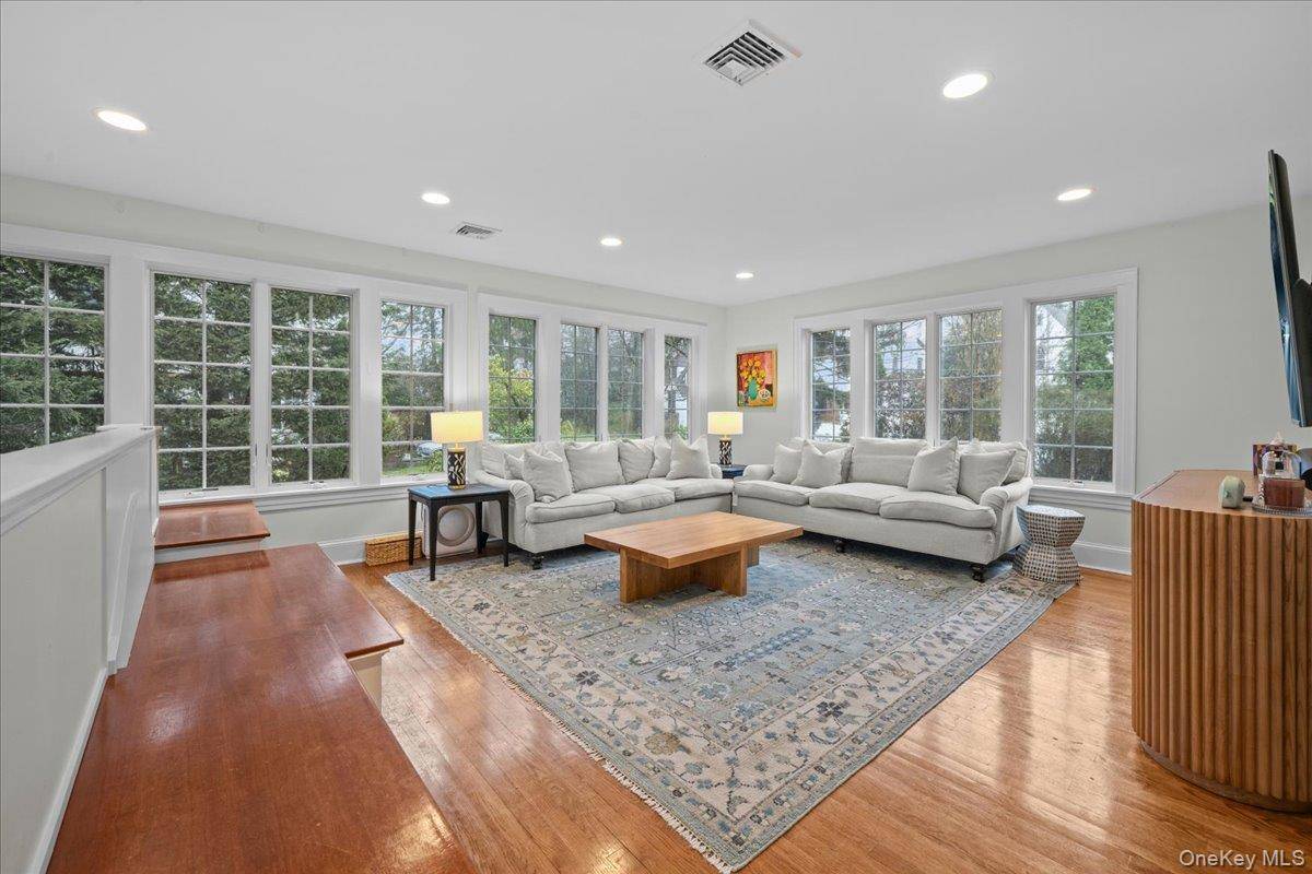 Casa de 3 Dormitorios en Venta en Larchmont - Nueva York - EE. UU. - 8
