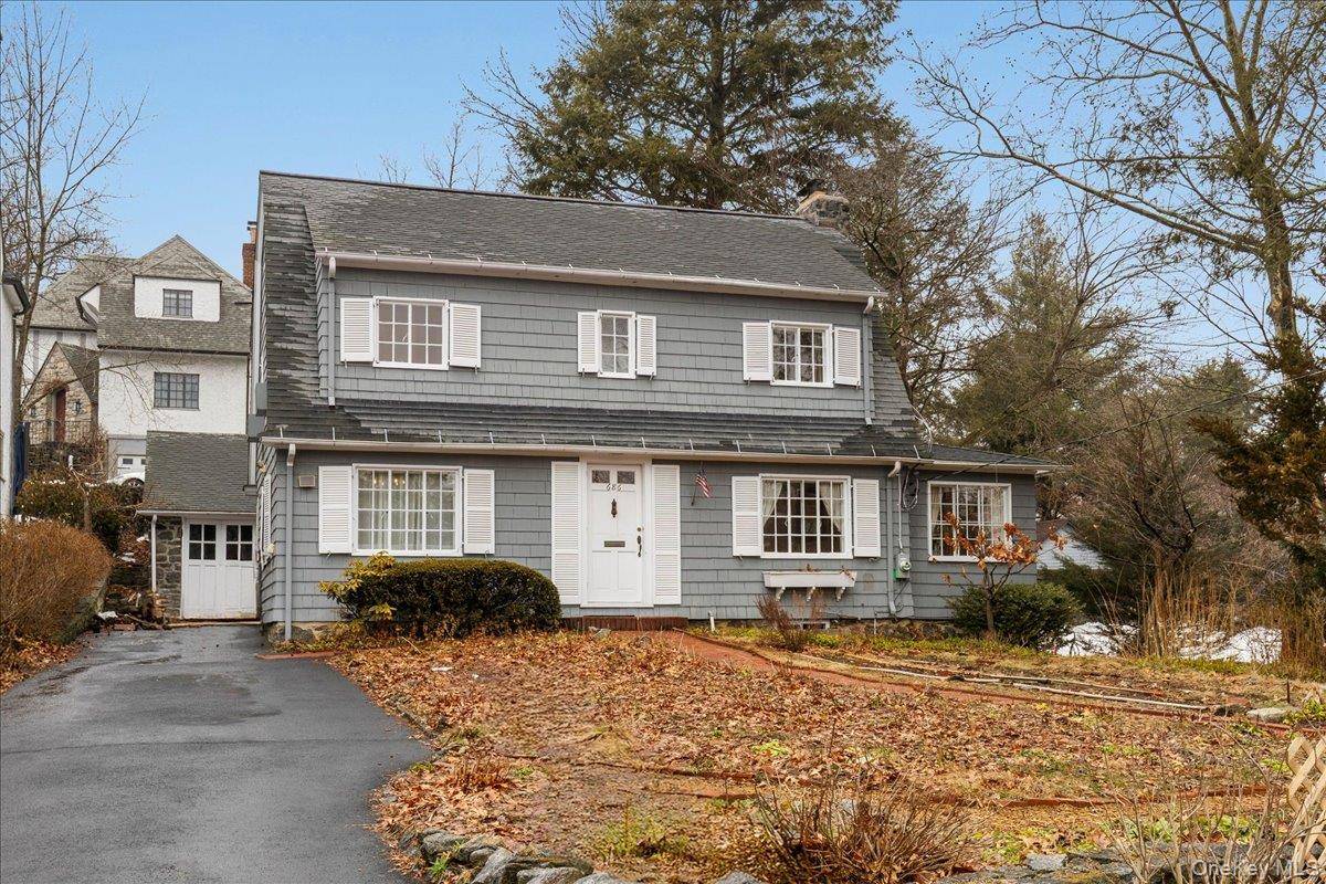 Casa de 3 Dormitorios en Venta en Larchmont - Nueva York - EE. UU. - 1