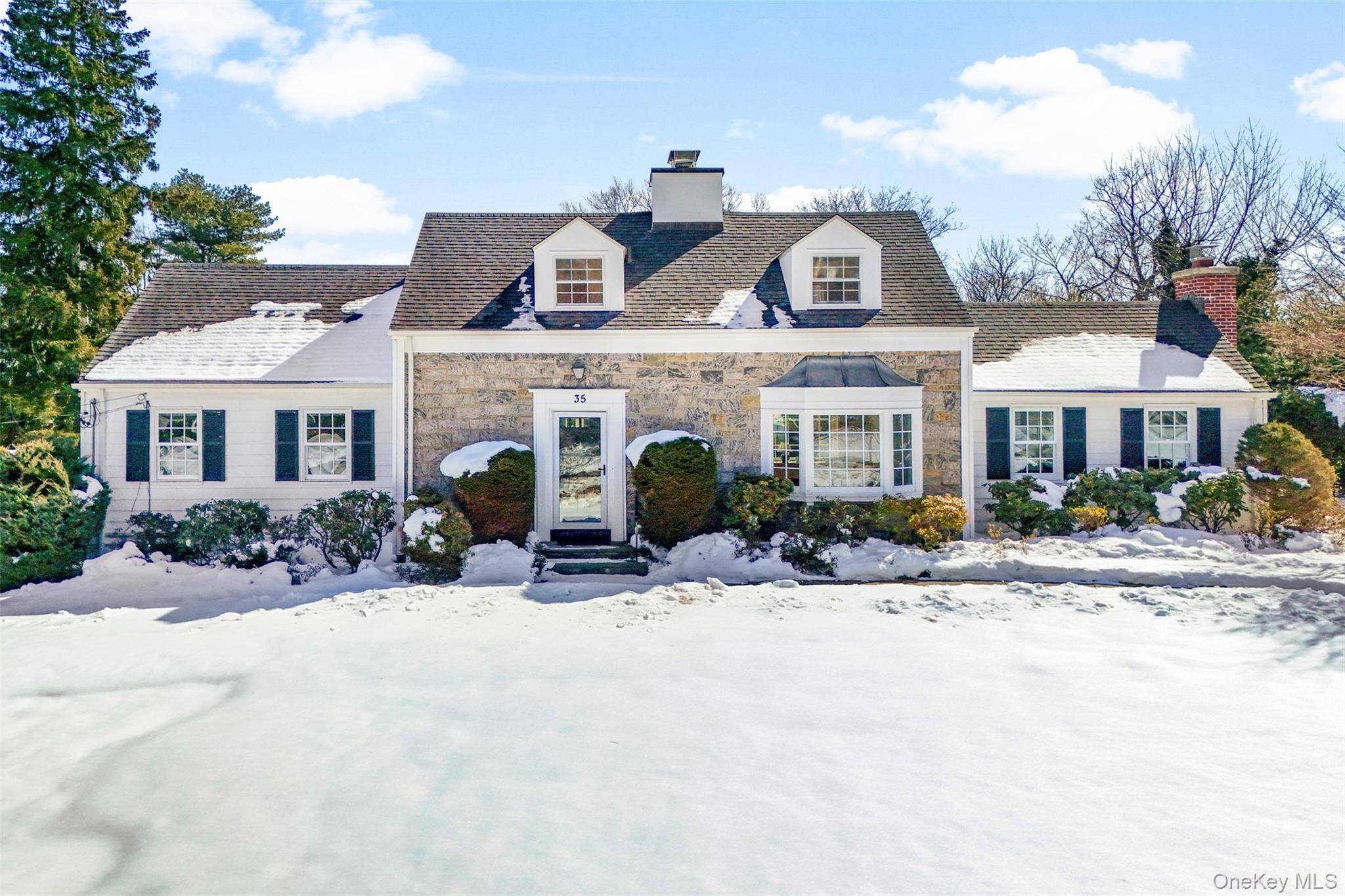 Casa de 3 Dormitorios en Venta en Larchmont - Nueva York - EE. UU. - 1