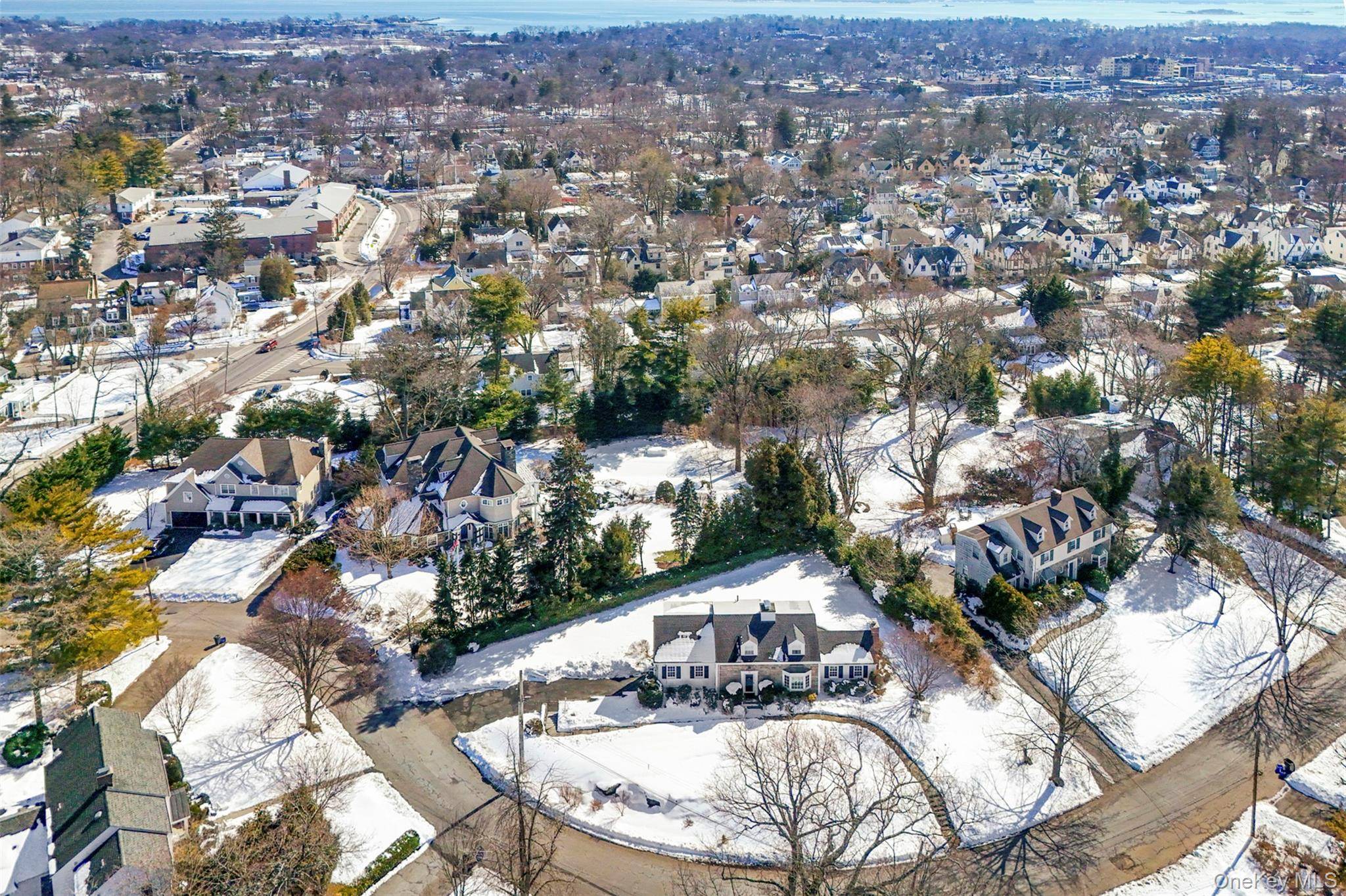 Casa de 3 Dormitorios en Venta en Larchmont - Nueva York - EE. UU. - 2