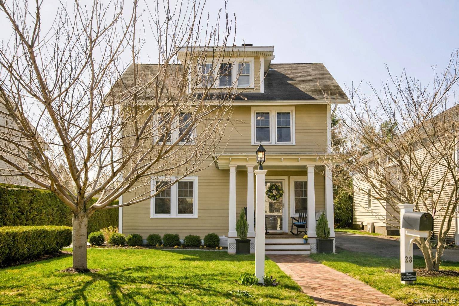 Casa com 3 Quartos à Venda em Locust Valley - Nova Iorque - EUA - 1