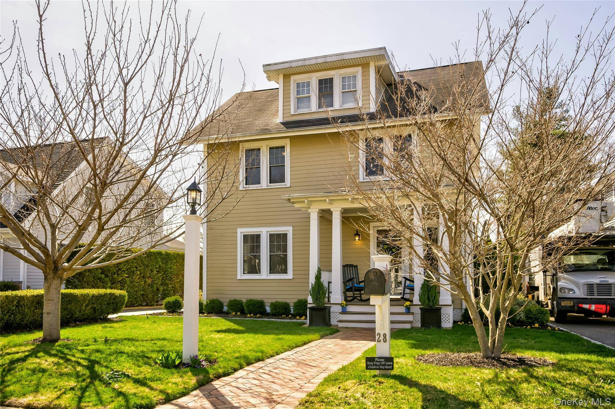 Casa com 3 Quartos à Venda em Locust Valley - Nova Iorque - EUA - 2