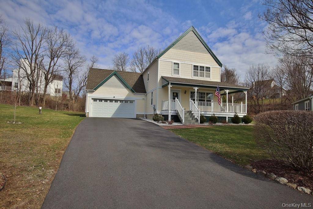 Casa de 3 Dormitorios en Venta en Pawling - Nueva York - EE. UU. - 1
