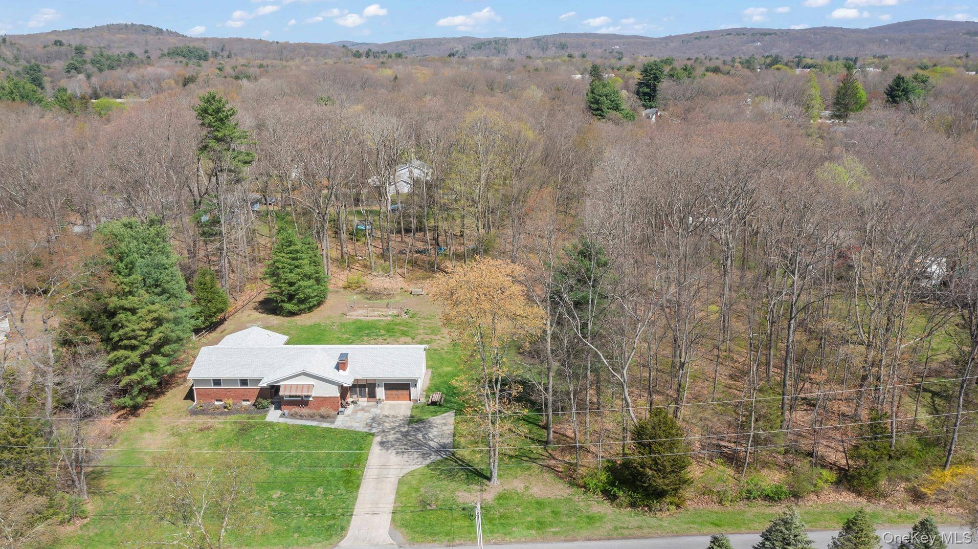 Casa de 3 Dormitorios en Venta en Pine Plains - Nueva York - EE. UU. - 1