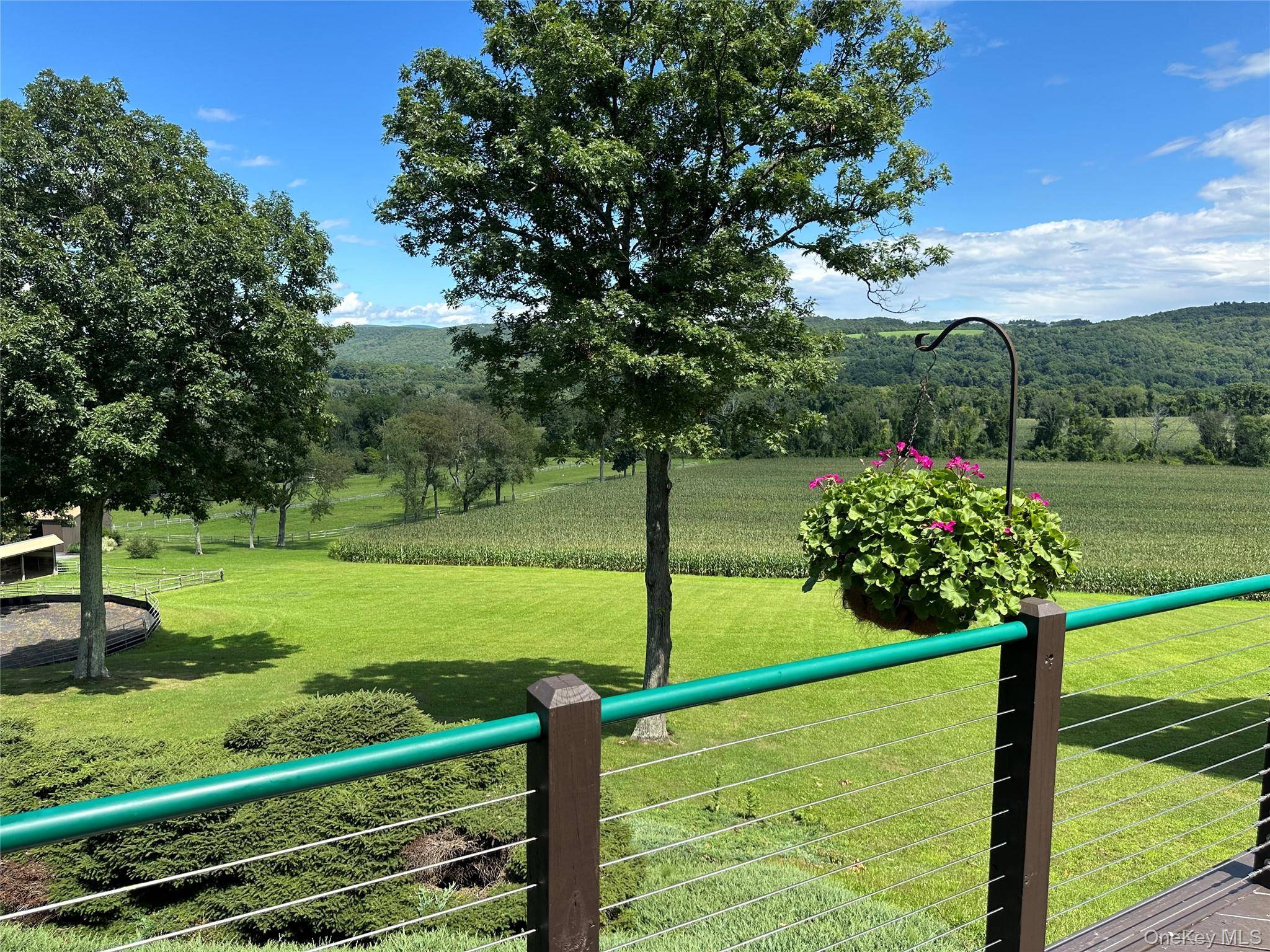 Casa com 3 Quartos à Venda em Pine Plains - Nova Iorque - EUA - 2