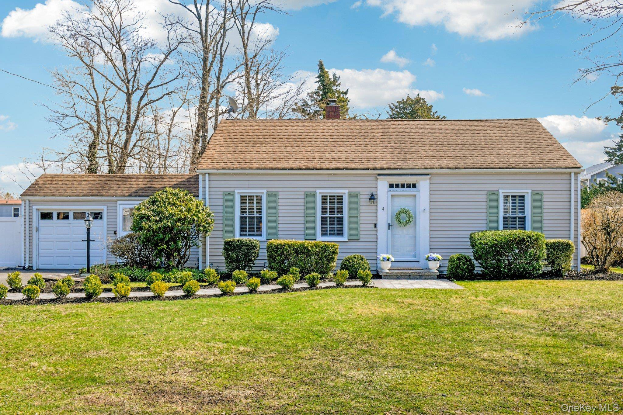 Casa de 3 Dormitorios en Venta en Setauket - Nueva York - EE. UU. - 1