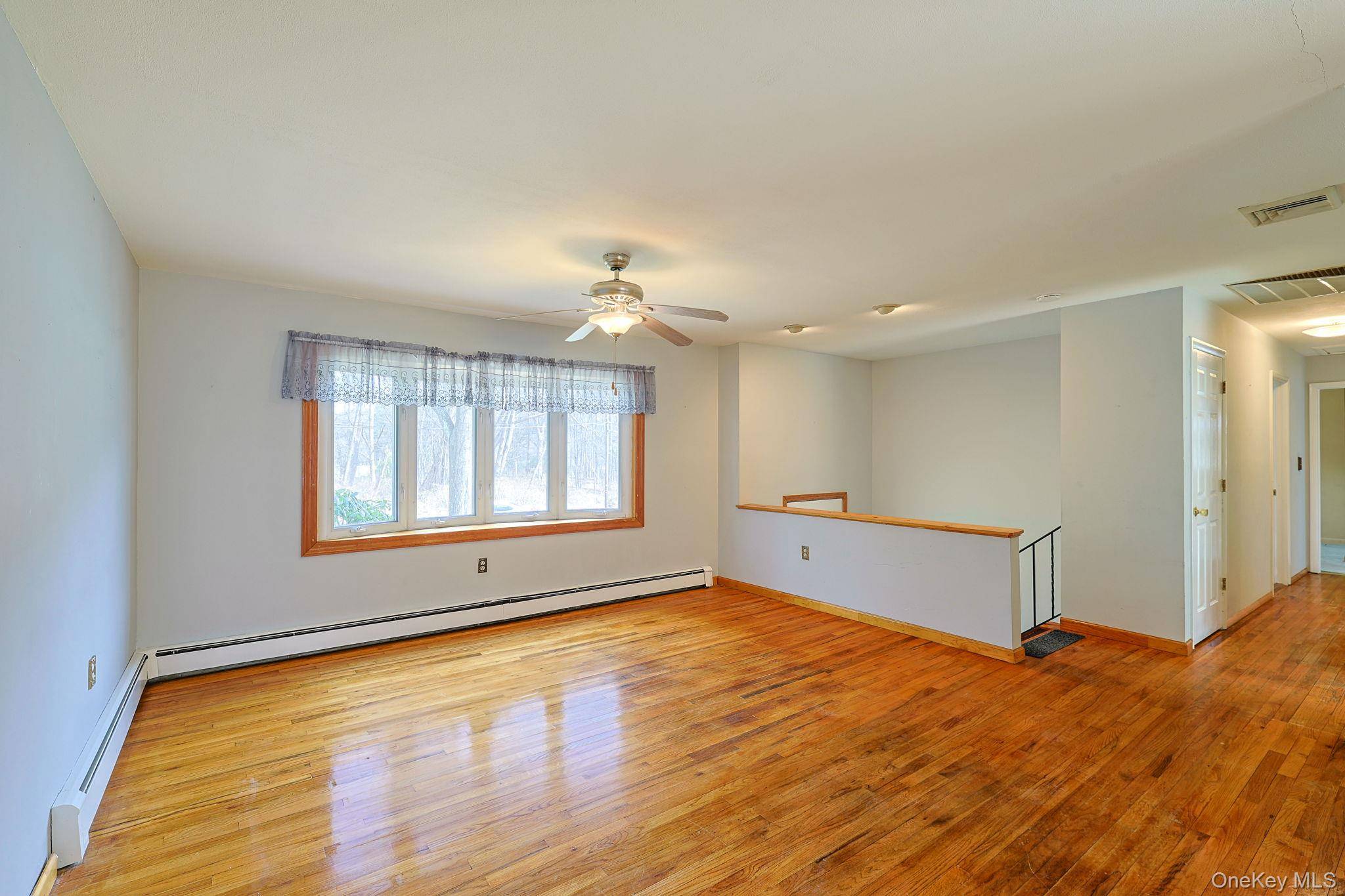 Casa com 3 Quartos à Venda em Tuxedo Park - Nova Iorque - EUA - 6