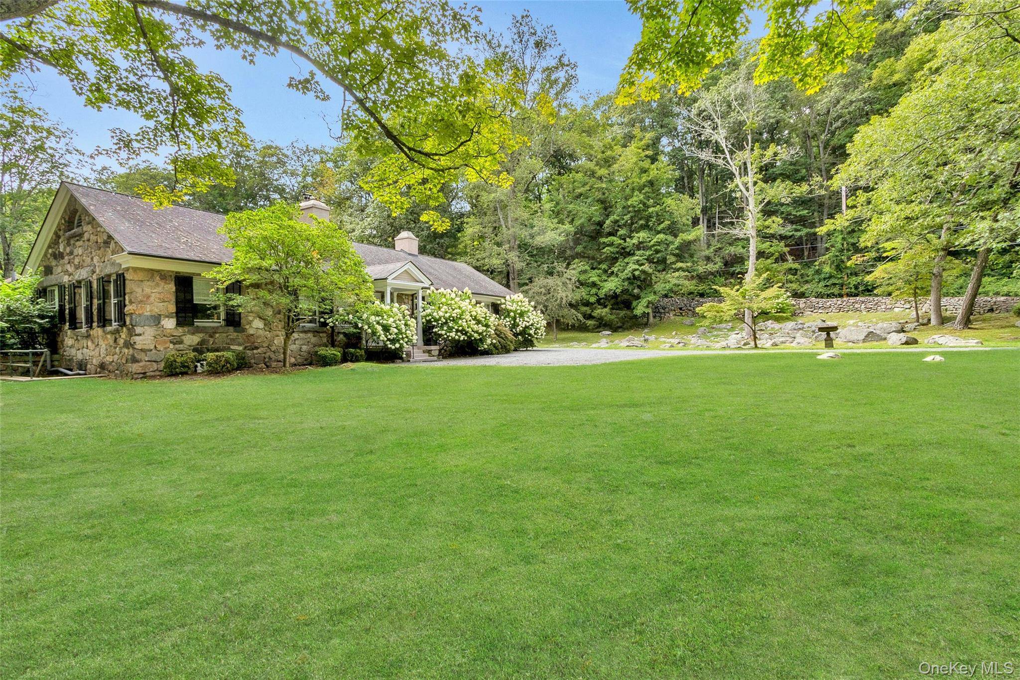Casa com 3 Quartos à Venda em Tuxedo Park - Nova Iorque - EUA - 1