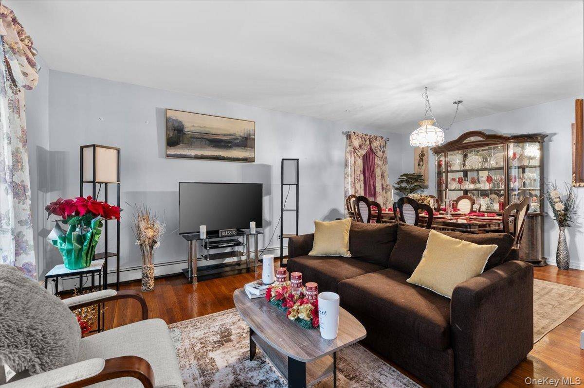 Casa com 3 Quartos à Venda em Uniondale - Nova Iorque - EUA - 5