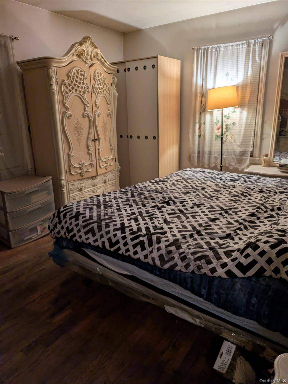 Casa de 3 Dormitorios en Venta en Uniondale - Nueva York - EE. UU. - 6