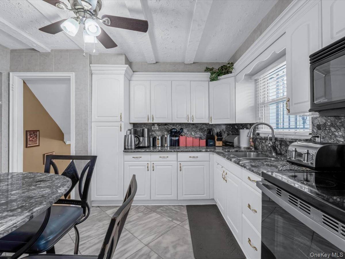 Casa com 3 Quartos à Venda em Uniondale - Nova Iorque - EUA - 8