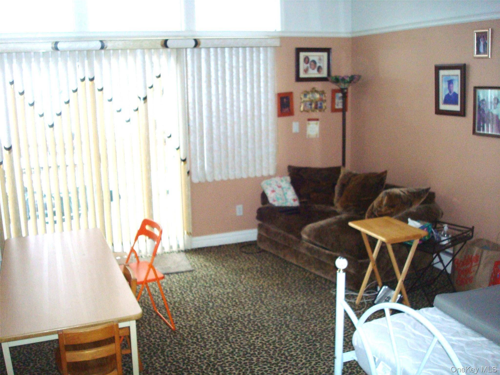 Casa com 3 Quartos à Venda em Uniondale - Nova Iorque - EUA - 7