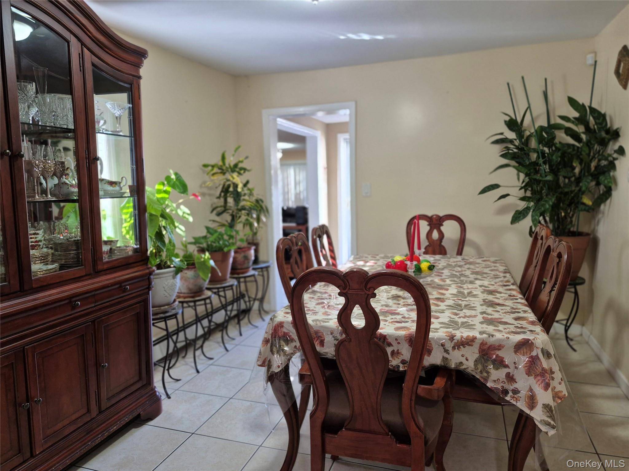 Casa com 3 Quartos à Venda em Uniondale - Nova Iorque - EUA - 6