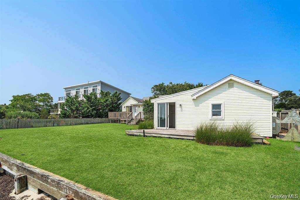Casa de 4 Dormitorios Frente al Mar en Venta en Hampton Bays, Nueva York, EE. UU. - 3