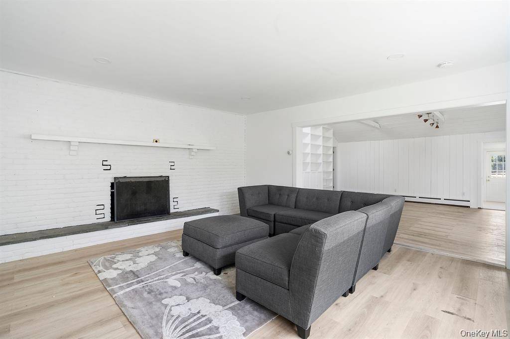 Casa de 4 Dormitorios Frente al Mar en Venta en Hampton Bays, Nueva York, EE. UU. - 5