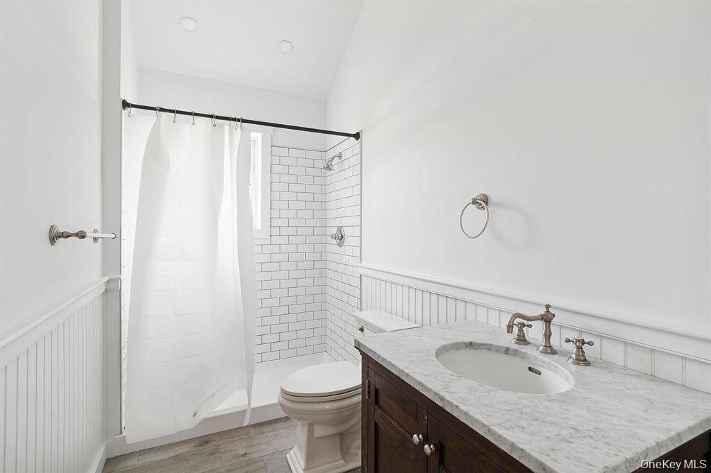 Casa de 4 Dormitorios Frente al Mar en Venta en Hampton Bays, Nueva York, EE. UU. - 7