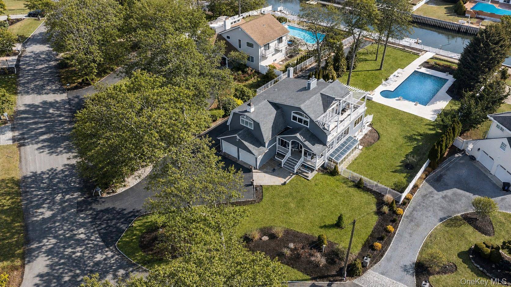 Casa com 4 Quartos à Beira-Mar à Venda em Hampton Bays - Nova Iorque - EUA - 3