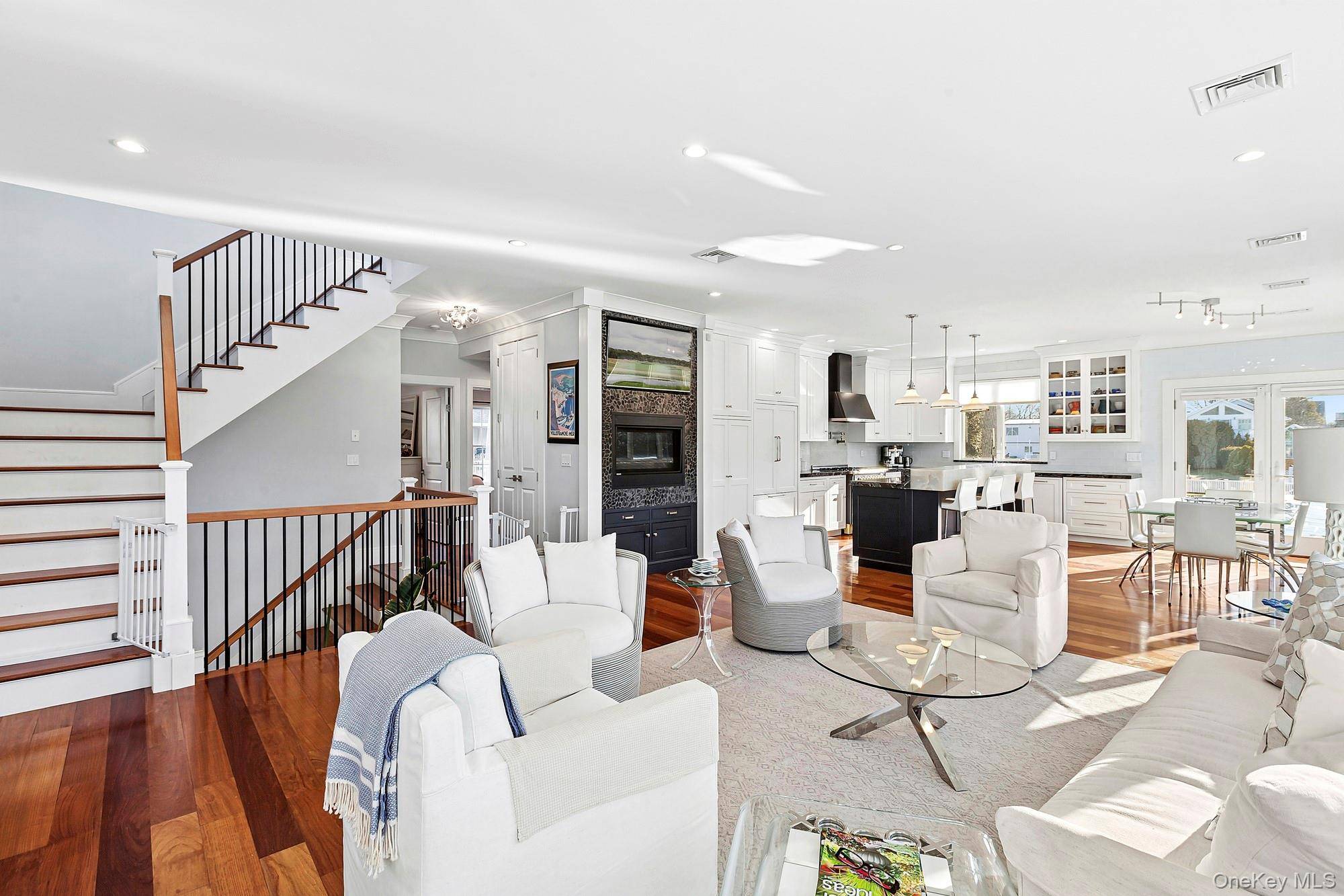 Casa com 4 Quartos à Beira-Mar à Venda em Hampton Bays - Nova Iorque - EUA - 7