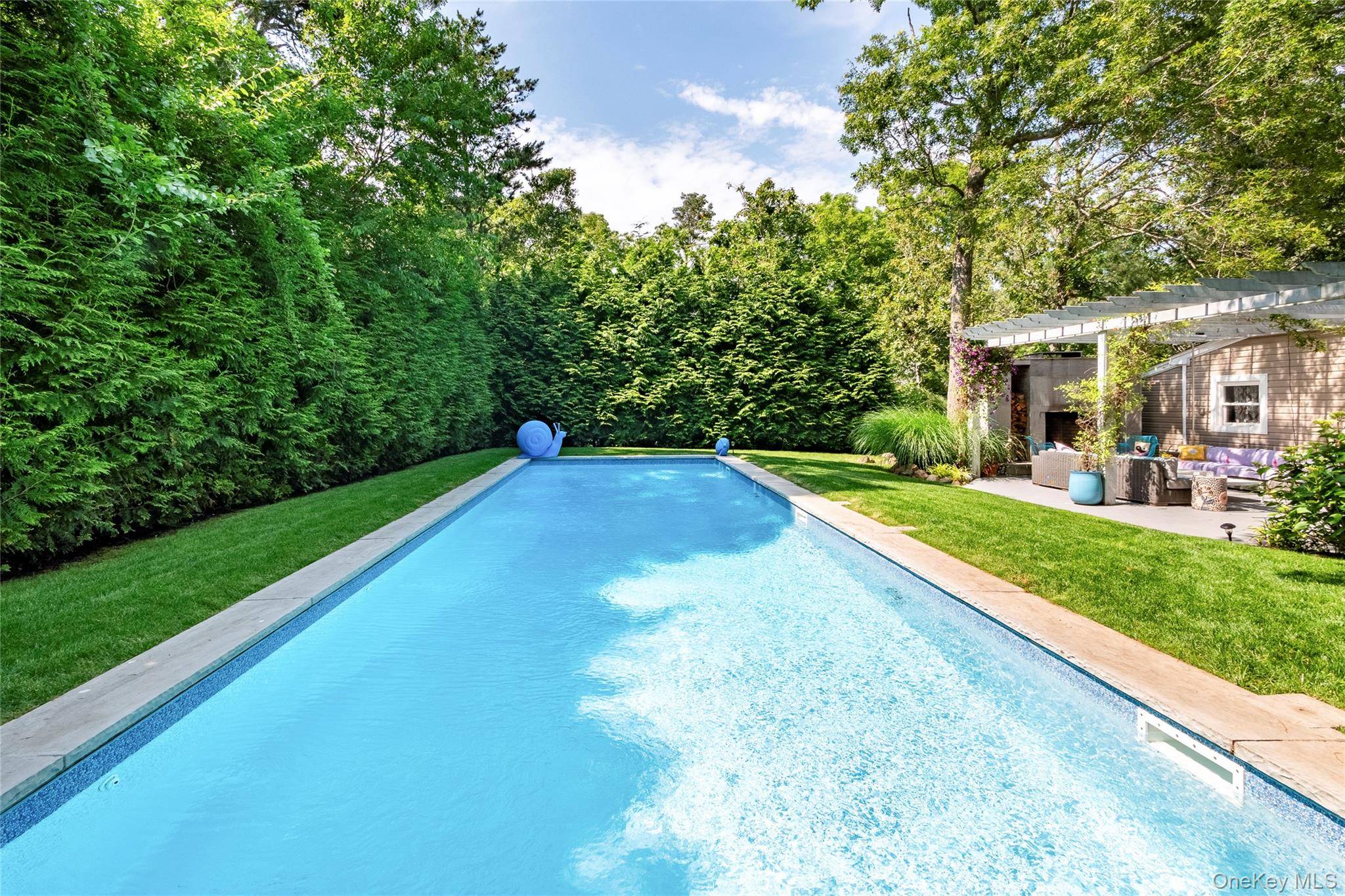 Casa de 4 Dormitorios Frente al Mar en Venta en Hampton Bays - Nueva York - EE. UU. - 2