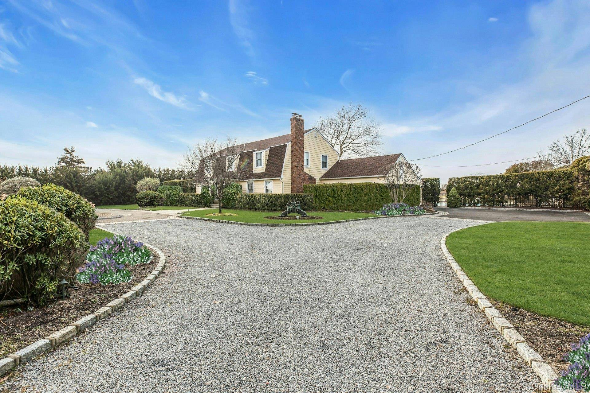 Casa de 4 Dormitorios Frente al Mar en Venta en Hampton Bays - Nueva York - EE. UU. - 4