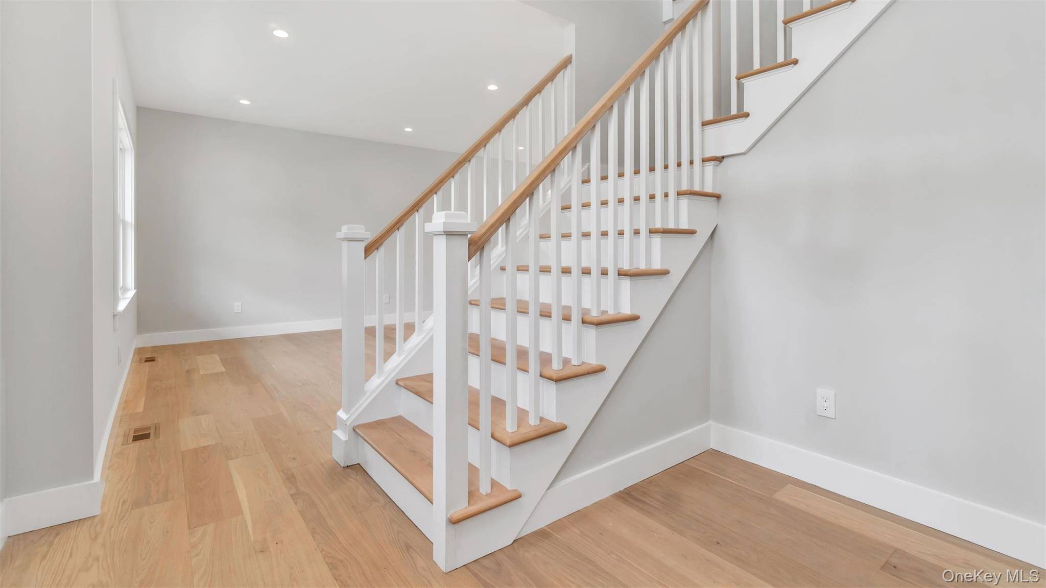 Casa com 4 Quartos à Beira-Mar à Venda em Hampton Bays - Nova Iorque - EUA - 8