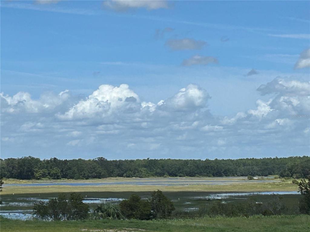Maison de 4 Chambres au Bord de l'Eau à Vendre à Howey In The Hills - Floride - États-Unis - 2