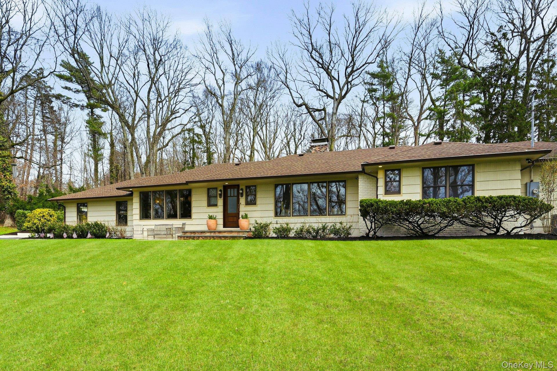 Casa com 4 Quartos à Beira-Mar à Venda em Locust Valley - Nova Iorque - EUA - 1