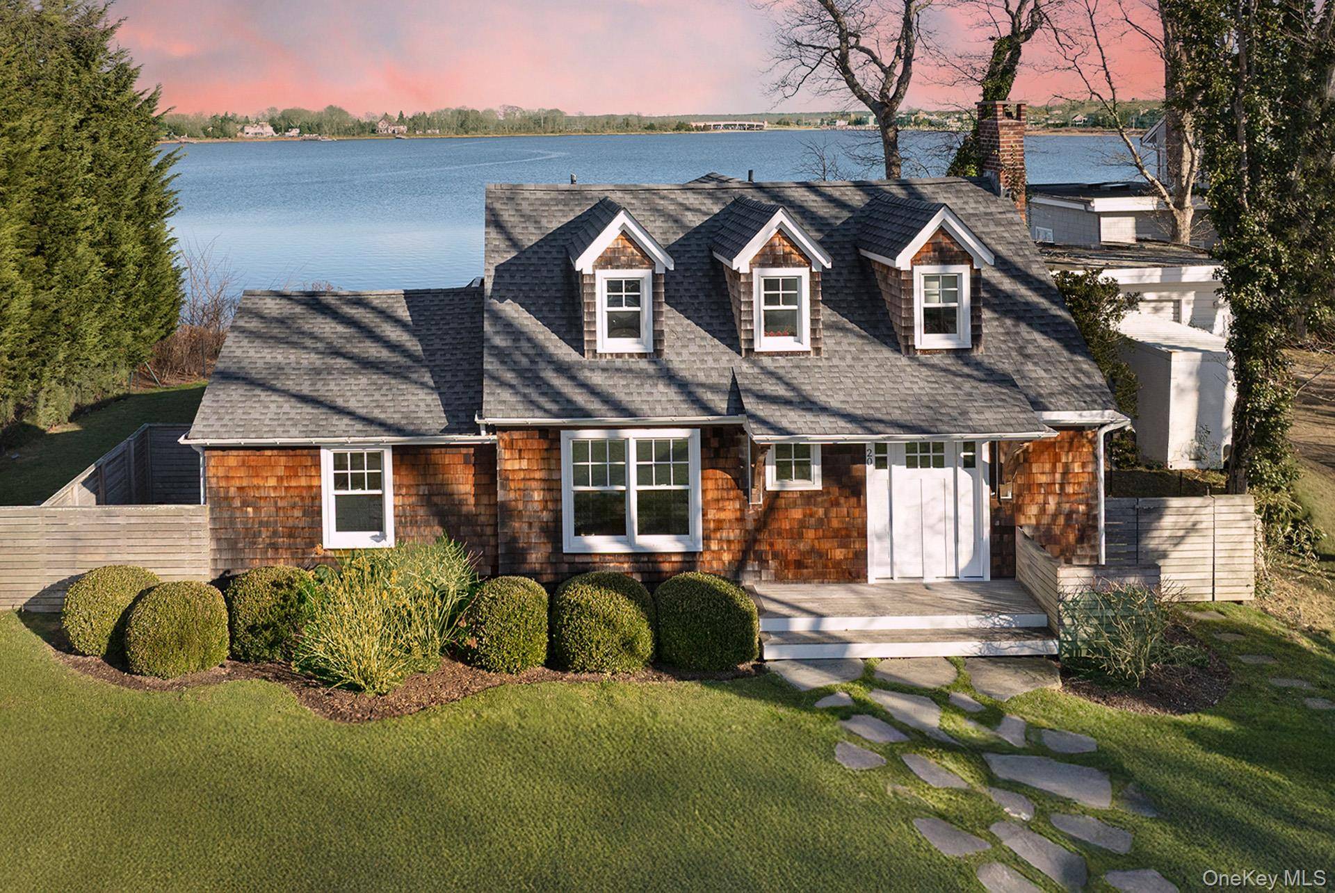 Casa com 4 Quartos à Beira-Mar à Venda em Sag Harbor - Nova Iorque - EUA - 1